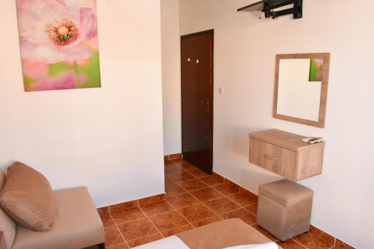Apartments Hidri Ulcinj Buitenkant foto
